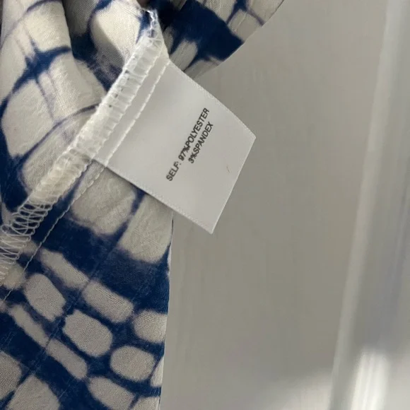 Rose & Olive Cream and Blue 2X Top - Picture 7 of 8